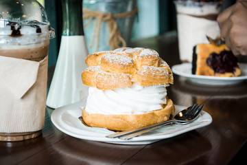 choux pastry or choux cream