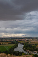 Obraz premium The Duero River as it passes through Toro (Spain)