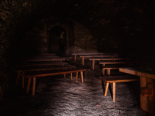 licht im dunklen Keller