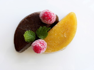 yellow ice cream, chocolate ice cream