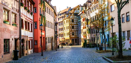 Foto auf Glas Reisen in Deutschland - charmante traditionelle Straßen der Altstadt in Nürnberg (Nürnberg) © Freesurf