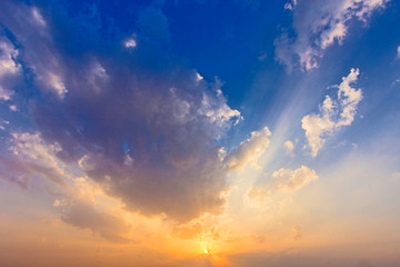 Fototapeta na wymiar spectacular golden sunset with clouds