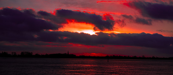 The Deep Red Horizon