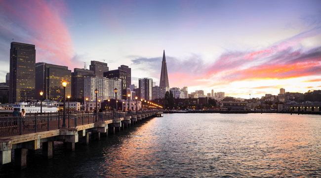 USA, California, San Francisco, Skyline, Pier 7 at sunset