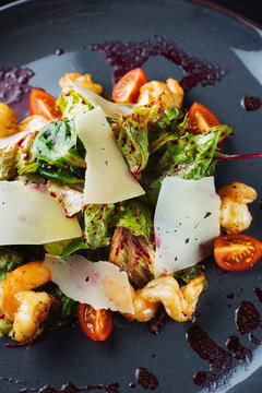 Caesar salad with shrimps