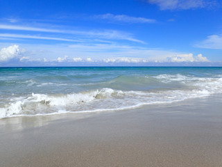 Fototapeta na wymiar Beautiful beach on a sunny day.