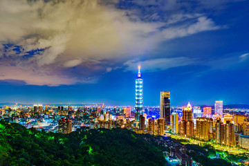 Naklejka premium Taipei city at night, Taiwan