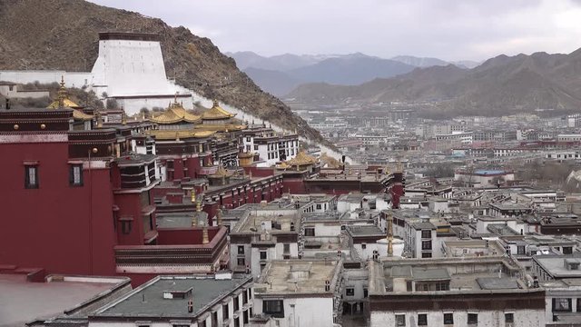 Beautiful Tashi Lunpo monastery in Shigatse, the second largest city in Tibet located at almost 4,000 meters above sea level