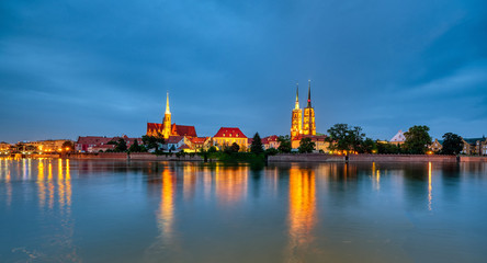 Obraz premium Panorama of the Cathedral Island in Wroclaw, Poland, at night 