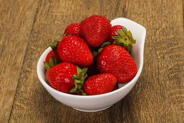 Sweet strawberry in the bowl