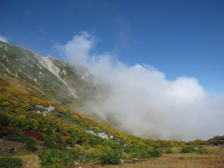 秋の千畳敷カールと雲