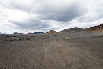 Fototapeta na wymiar typical Icelandic dirt road. the road to Landmannalaugar. Iceland