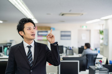 Fototapeta premium 閃くビジネスマン