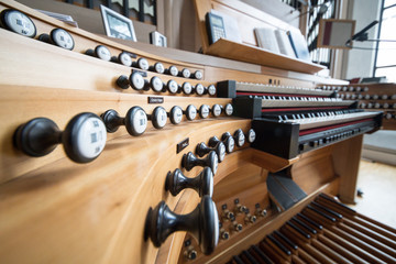 Orgel, Pult, Musik