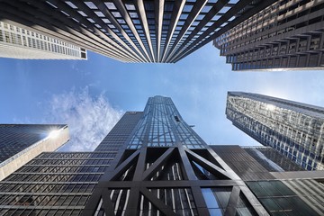 Vista verso l'alto dei grattacieli di New York