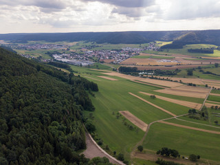 Fototapeta na wymiar Luftaufnahmen um Spaichingen Russberg