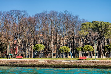 uferpromenade am giardini pubblici in venedig, italien