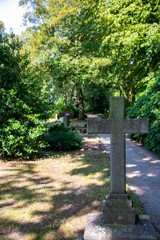 altes Steinkreuz am Weg