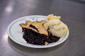 Blueberry Pie with Vanilla Ice Cream