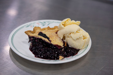 Blueberry Pie with Vanilla Ice Cream