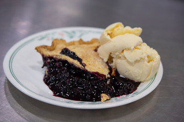 Blueberry Pie with Vanilla Ice Cream