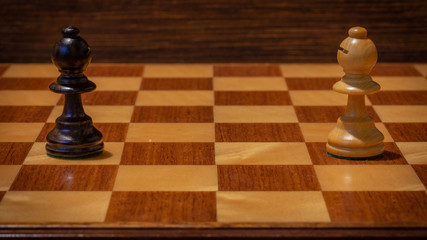 Alfiere bianco vs. alfiere nero