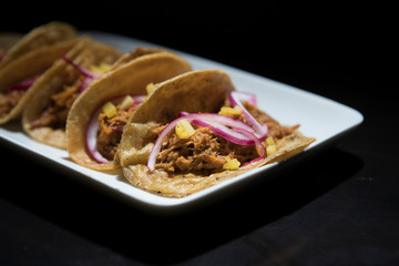 Tacos de cochinita pibil
