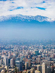 Obraz premium fog over the mountains in santiago chile