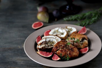 chicken rolls with figs. dish recipe of chicken and figs. Keto diet dish