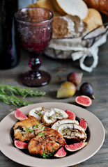 chicken rolls with figs. dish recipe of chicken and figs. Keto diet dish