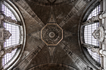 Neues Rathaus Hannover Eingangshalle Kuppel mit Kronleuchter