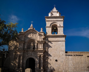 Fototapeta premium Exterior ciew to facade of Iglesia de San Juan Bautista de Yanahuara, Arequipa, Peru
