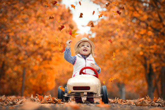 im Tretauto in den Herbst