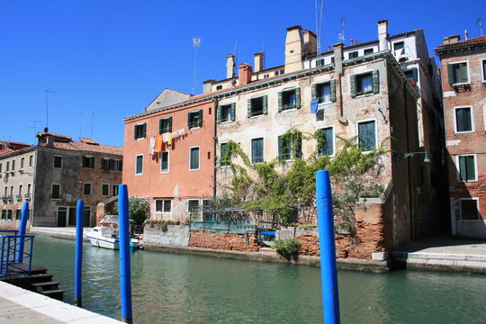 carlo scarpa tomba brion near Venice