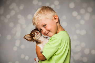 kuscheln mit dem Hund