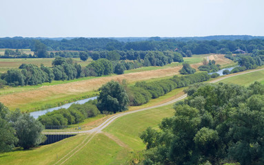 Fototapeta na wymiar UNESCO Biosphärenreservat Flusslandschaft Elbe Mecklenburg-Vorpommern