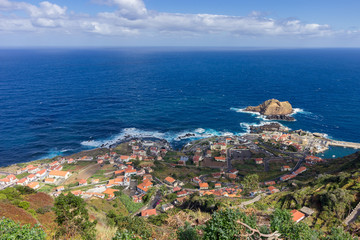 Fototapeta na wymiar Porto Moniz in Madeira (Portugal)