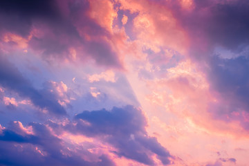 Obraz premium Beautiful sky with cloud and empty area for text. concept Nature for presentation background Beautiful colorful sky with sunlight. Environment and beauty