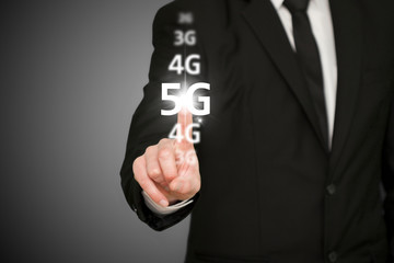Finger zeigt auf 5G