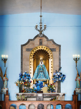 Kuba, Havanna-Regla;  Die schwarze Madonna, " Virgen de Regla ", Schutzpatronin von Havanna, in der Kirche Iglesia de Nuestra Senora de Regla.