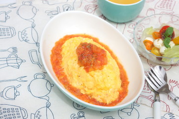 フレッシュトマトソースのオムライス