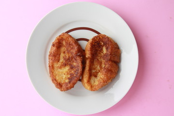 The torrijas are a typical Spanish dessert that is eaten for Easter, are made with milk and bread