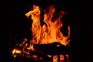 Flammes d'un feu de cheminée