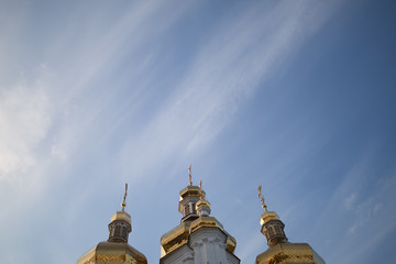 Fototapeta na wymiar golden domes of the church