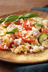 panzanella insalata Toscana con pane e verdure  