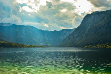 lago en eslovenia