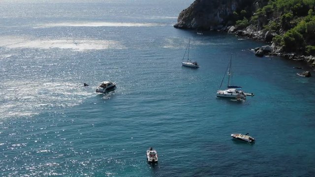 barcos en el mar,cala eza,granada