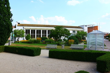Blick auf das Kurhaus von Bad Gögging in Bayern