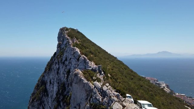 Gibraltar Felsen Zoom Schwenk mit Berber Affe