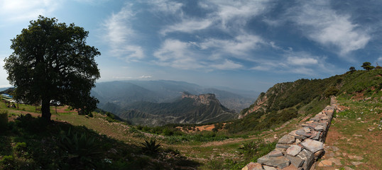 Fototapeta premium The Famous Viewpoint of Cuatro Palos in Queretaro's Sierra